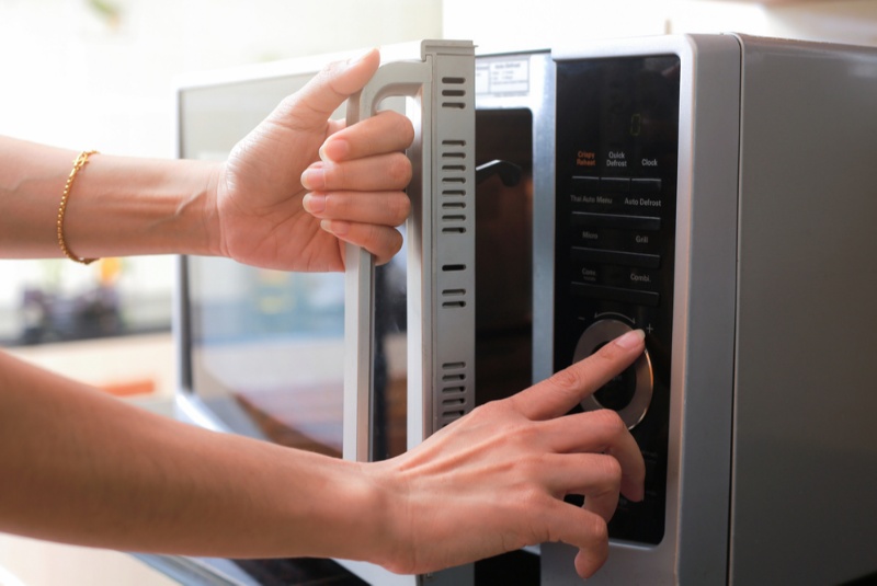 Revolutionize Your Cooking with a New Microwave